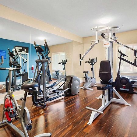 Days Inn By Wyndham Portland East Экстерьер фото