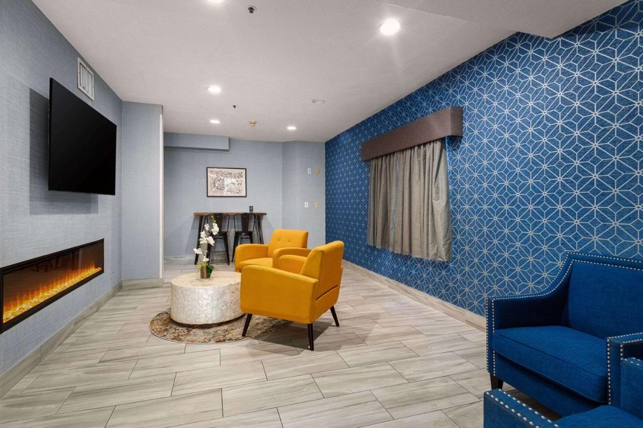 Days Inn By Wyndham Portland East Экстерьер фото