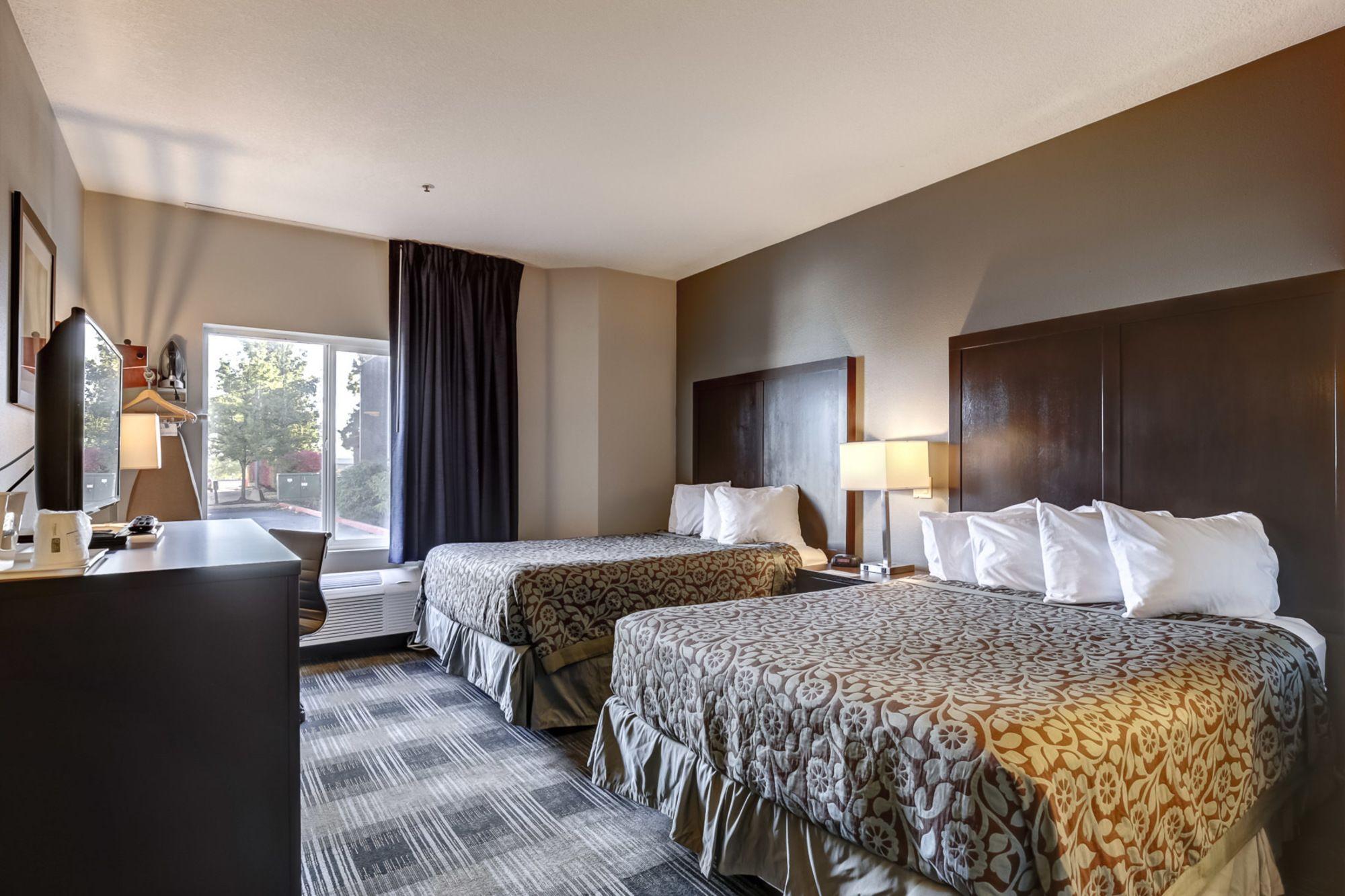 Days Inn By Wyndham Portland East Экстерьер фото